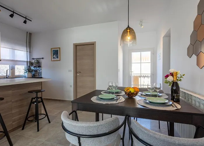 Gaestezimmer Tina 6 By Interhome Lägenhet Šilo